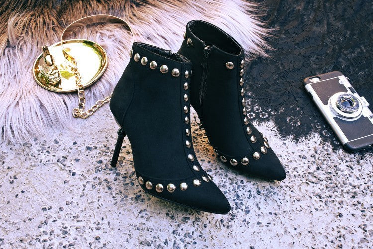 Studded high heel booties pointed Black Plush