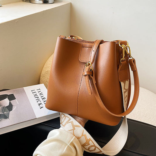 French Minority Design Simple Wide Shoulder Strap Bucket Bags Female Brown