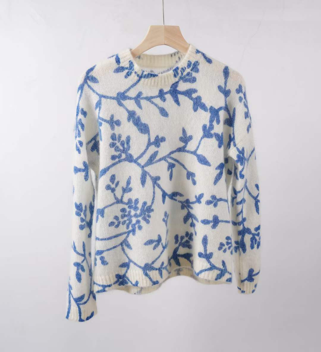 Mohair Printed Pullover Elegant Flower Porcelain Style